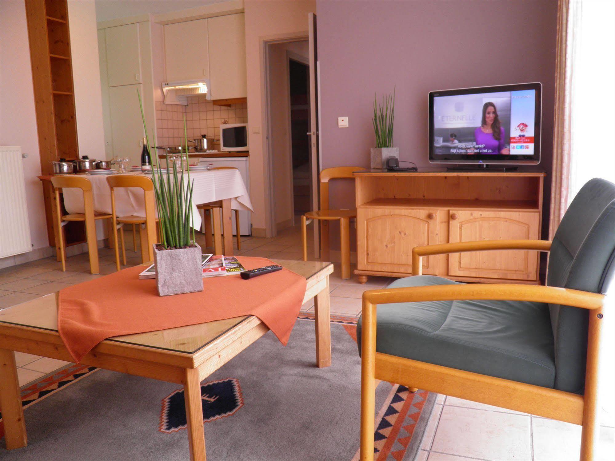 Domein Westhoek Apartment Oostduinkerke Buitenkant foto